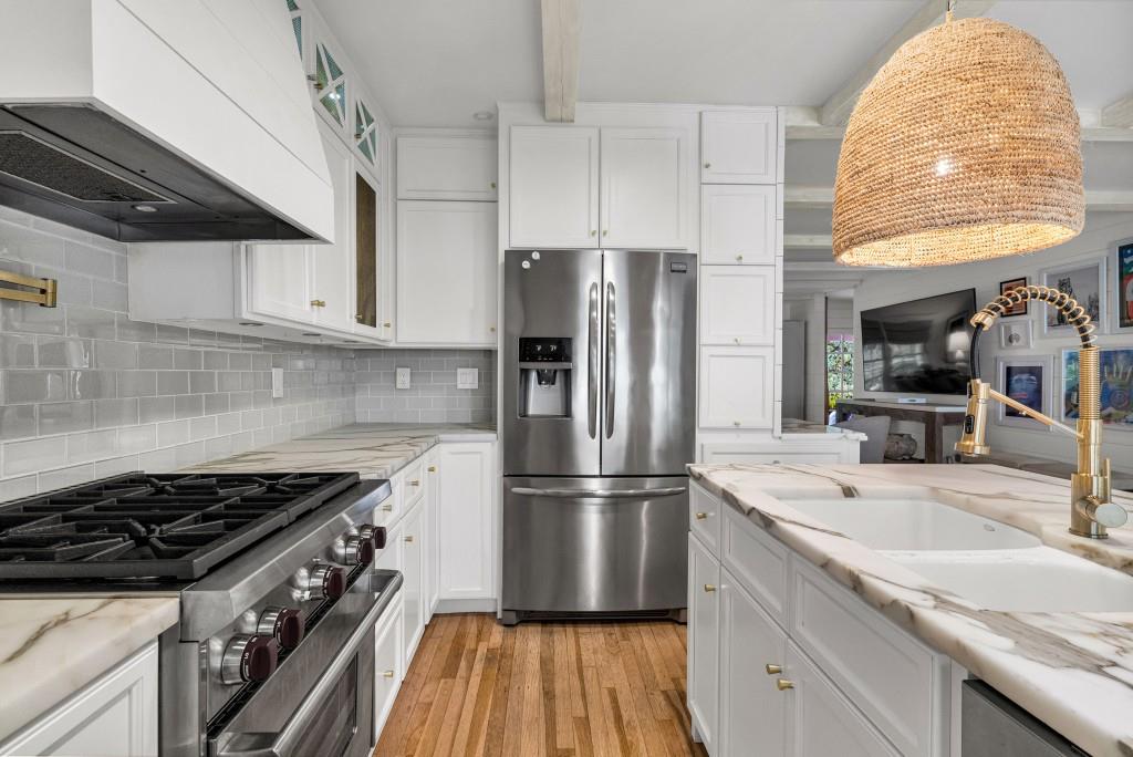 568 E Wesley Road NE