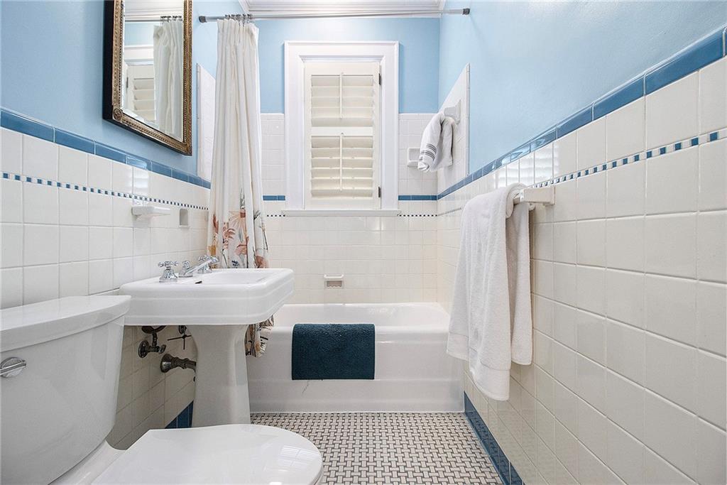 1528 N Highland Avenue NE