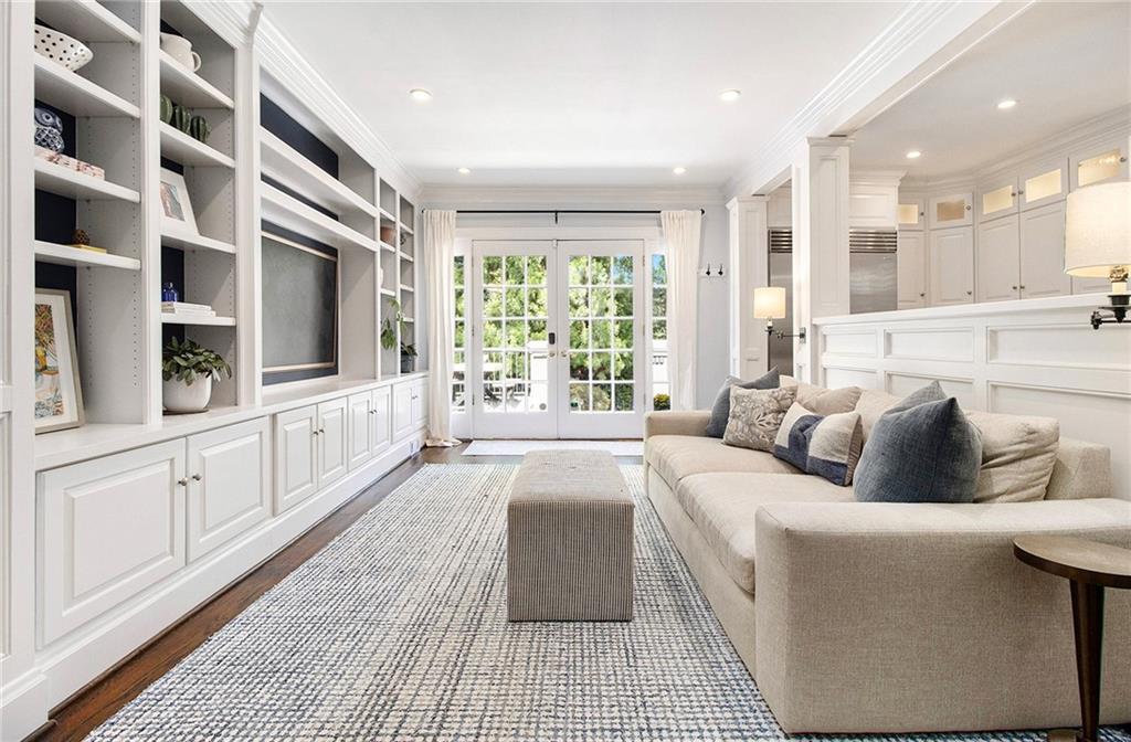 1528 N Highland Avenue NE