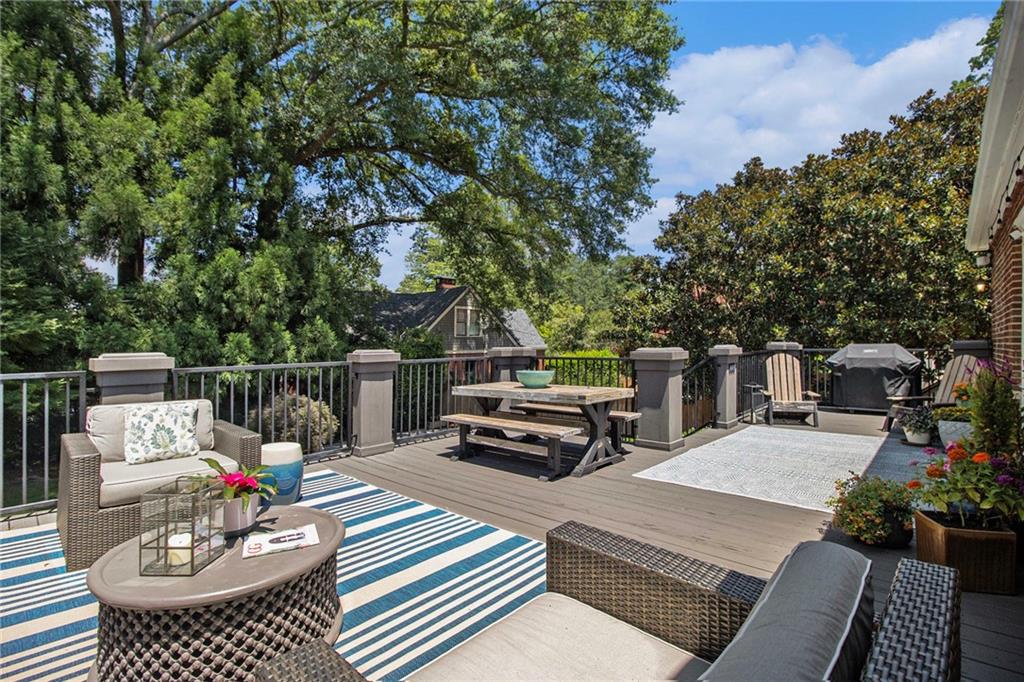 1528 N Highland Avenue NE