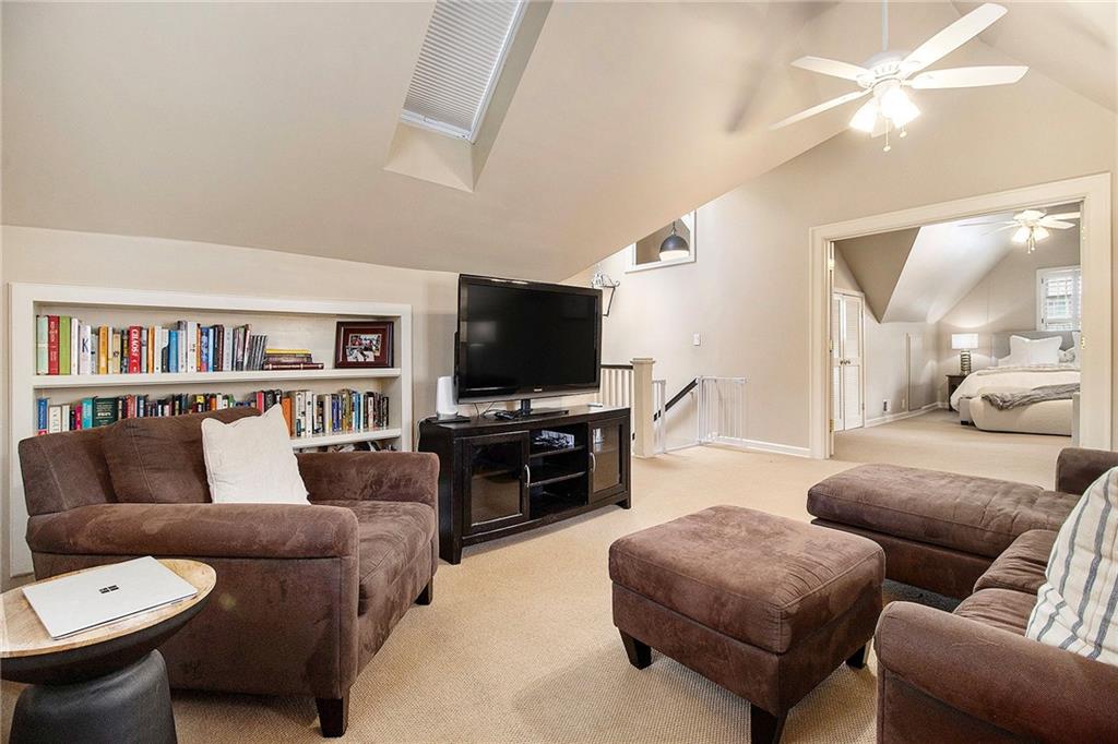 1528 N Highland Avenue NE