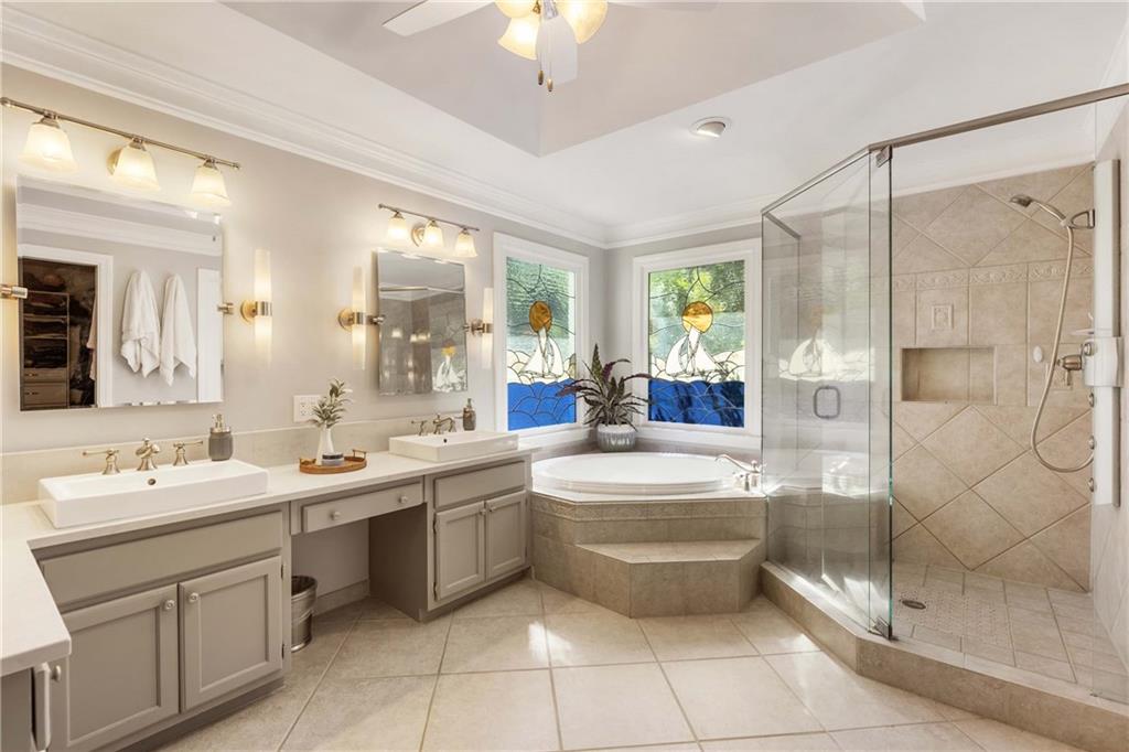 215 Lake Pines Pointe