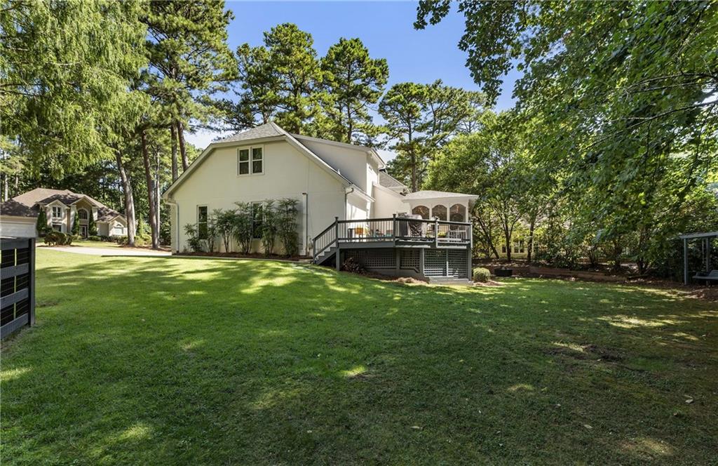 215 Lake Pines Pointe