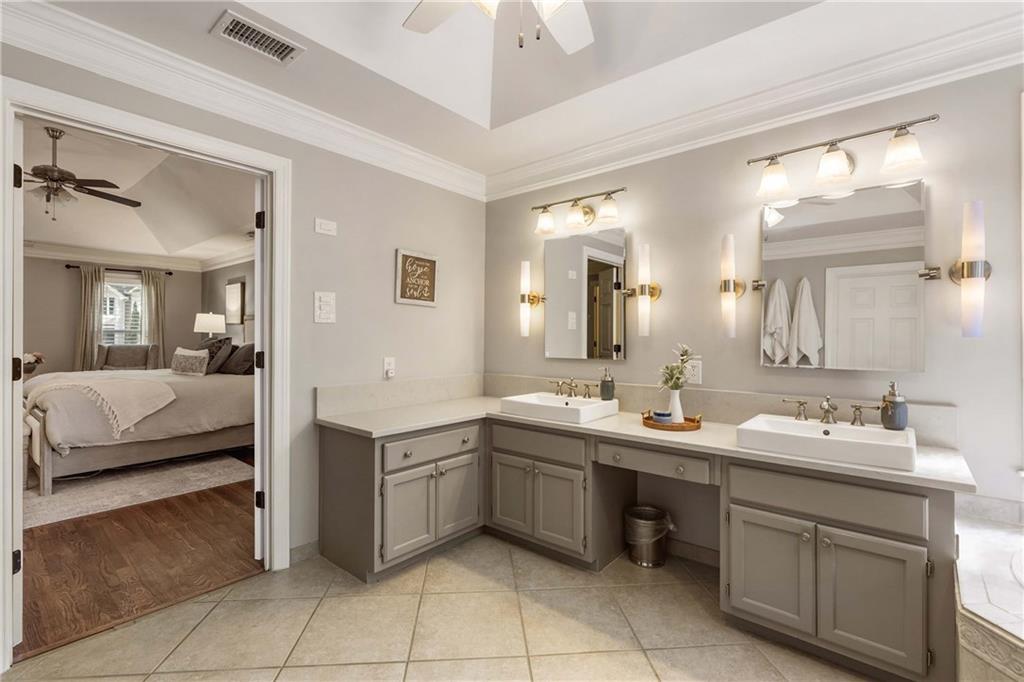 215 Lake Pines Pointe