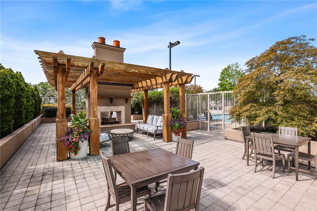 2795 Peachtree Road NE Unit 906