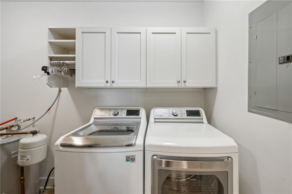 2795 Peachtree Road NE Unit 906