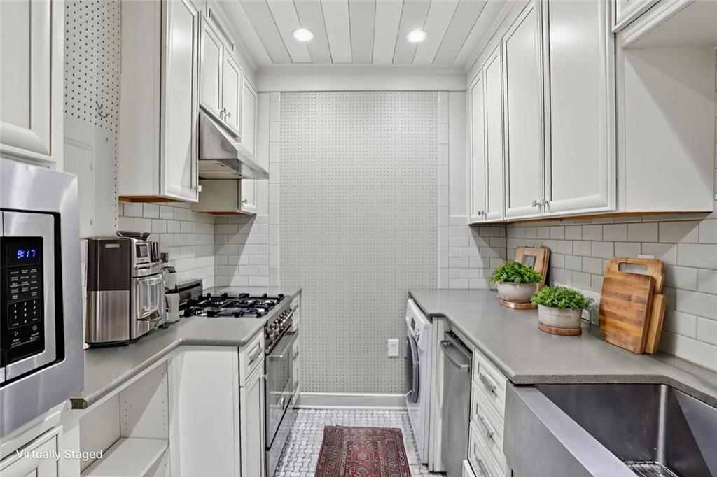 32 28th Street NW Unit 201