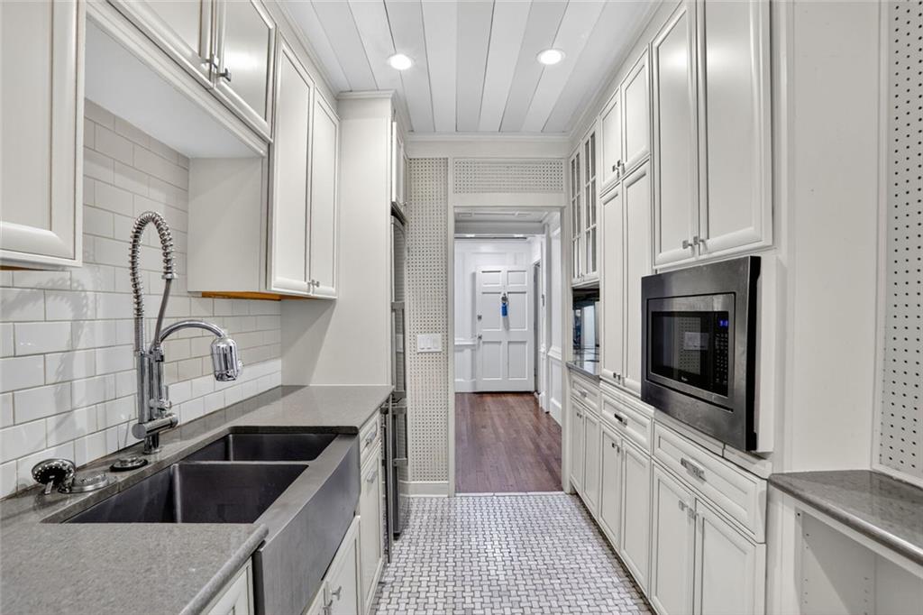 32 28th Street NW Unit 201