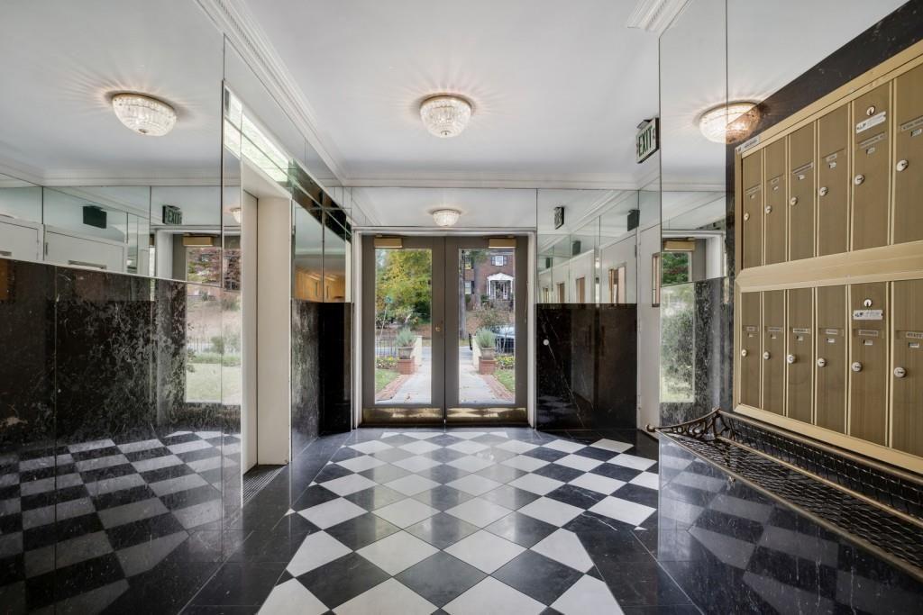 32 28th Street NW Unit 201