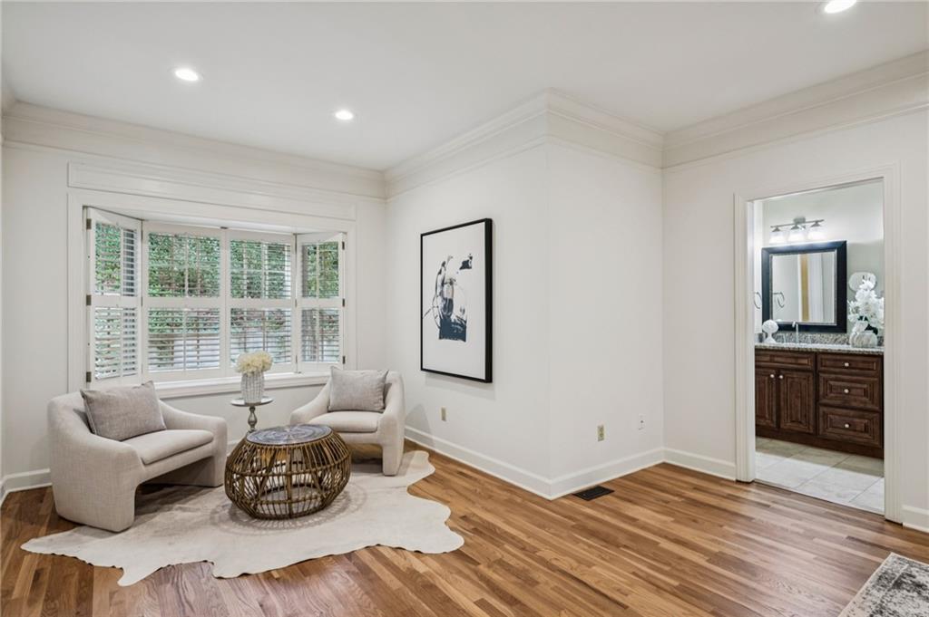 52 Ivy Chase NE