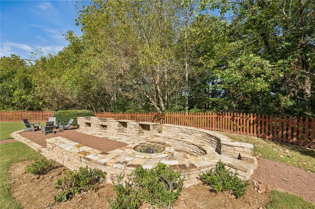 1612 Gilstrap Lane NW