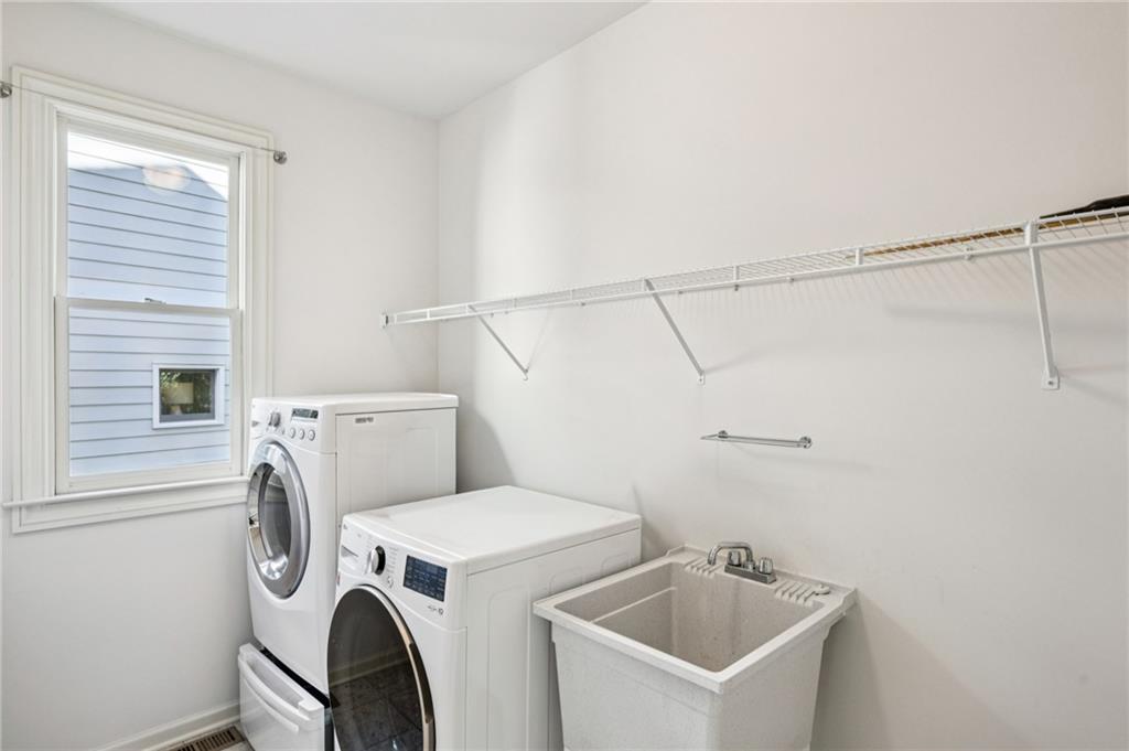 1612 Gilstrap Lane NW