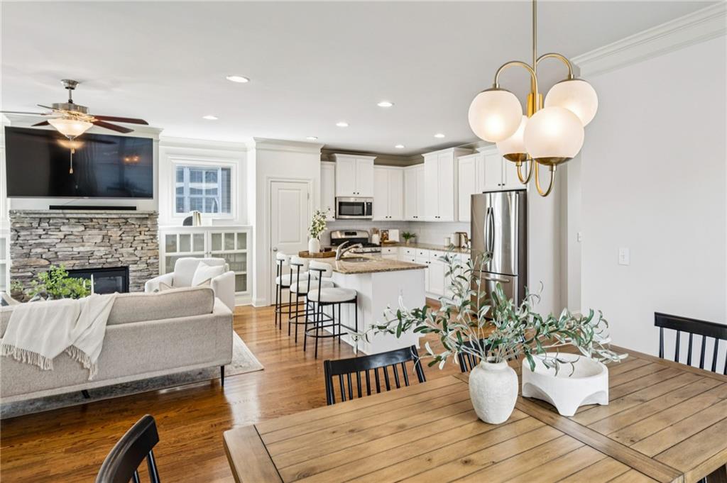 1612 Gilstrap Lane NW