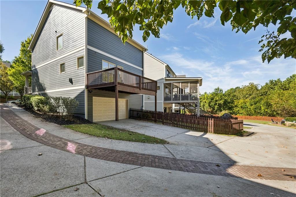 1612 Gilstrap Lane NW