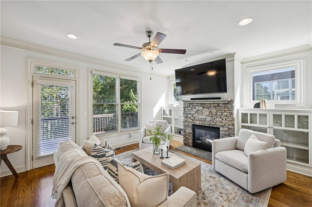 1612 Gilstrap Lane NW