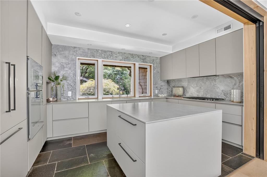 3033 E Pine Valley Road NW