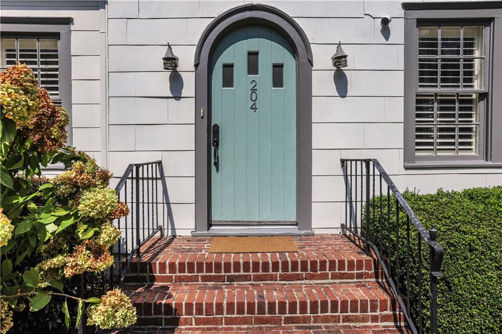 204 Springdale Drive NE