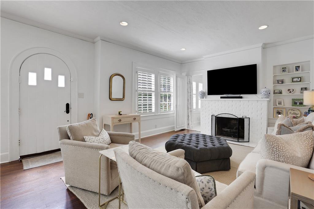 204 Springdale Drive NE