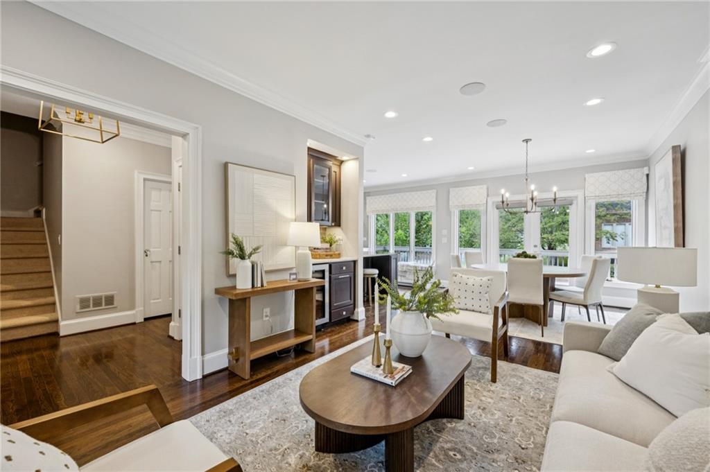 78 Paces West Circle NW