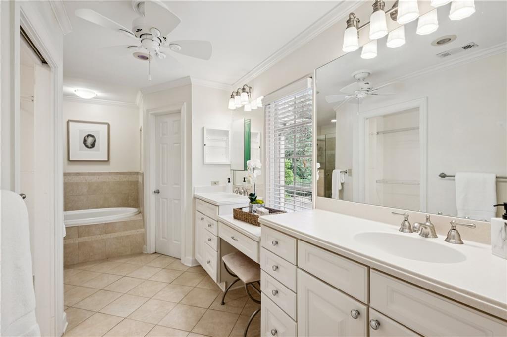 78 Paces West Circle NW