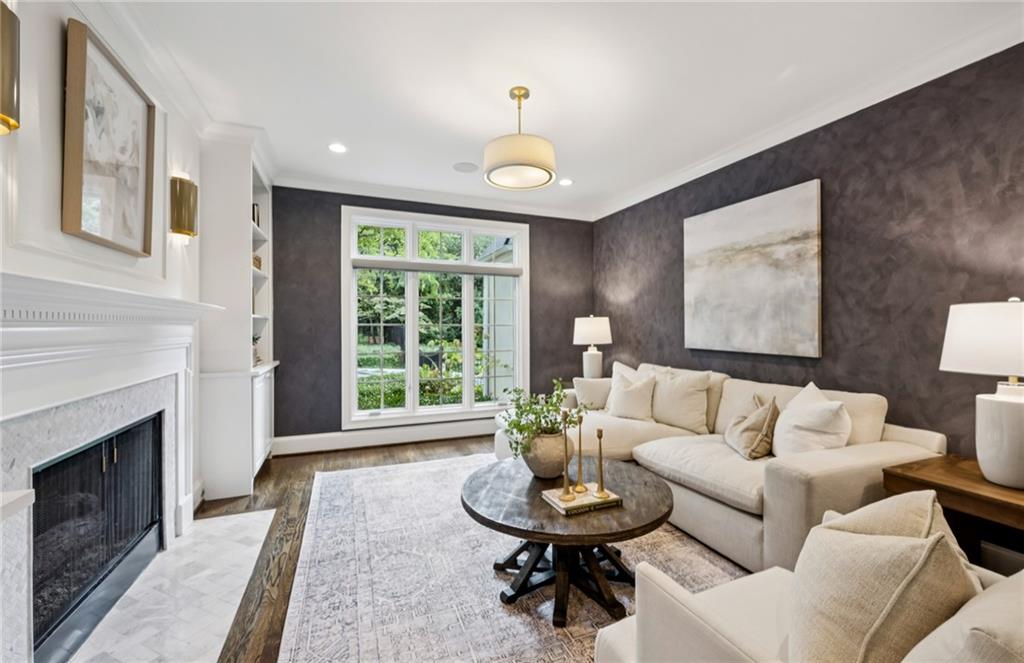 78 Paces West Circle NW