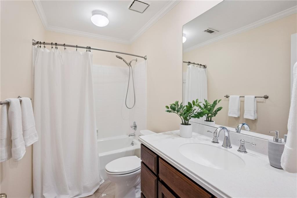 78 Paces West Circle NW