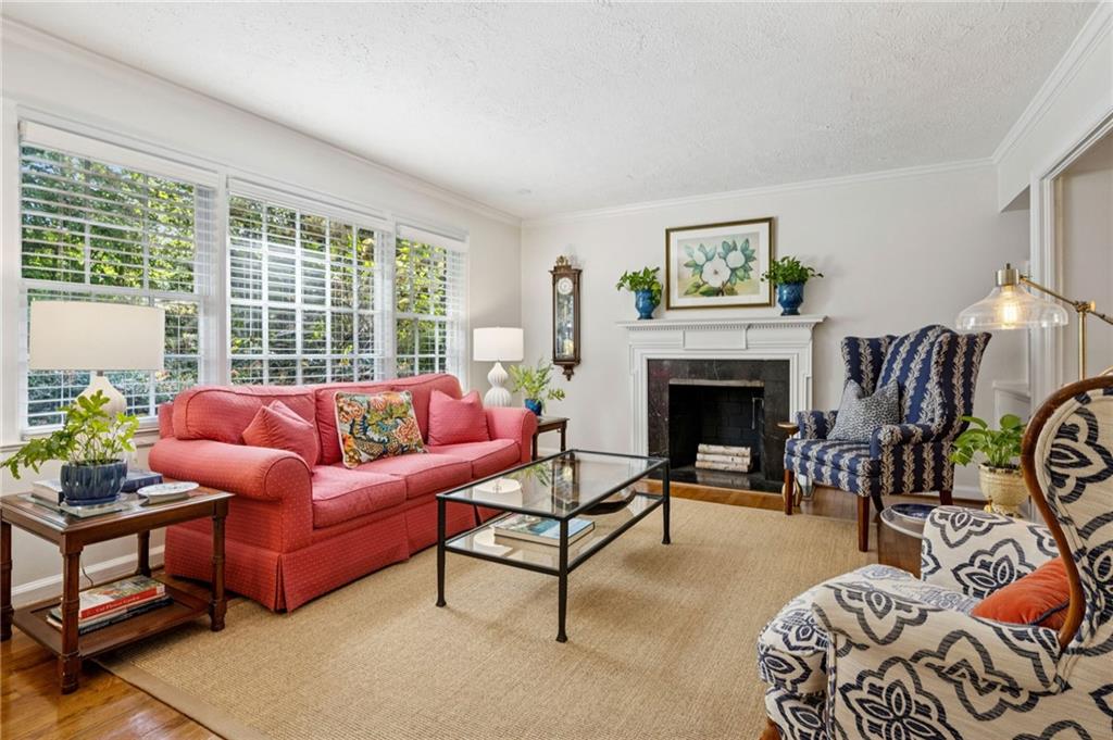 545 Overbrook Drive NW