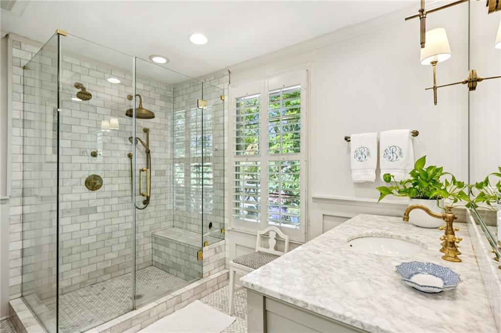 545 Overbrook Drive NW