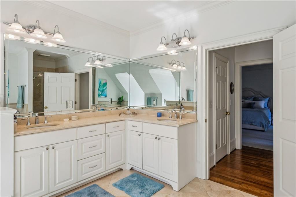 4550 E Brookhaven Drive NE