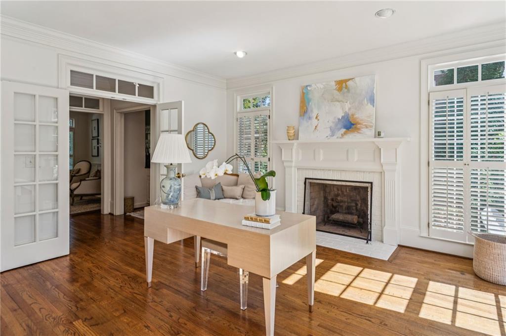 4550 E Brookhaven Drive NE