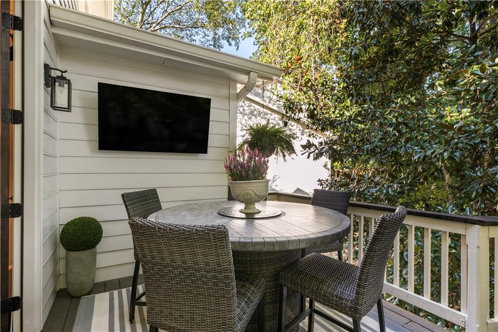 20 Pointe Terrace SE