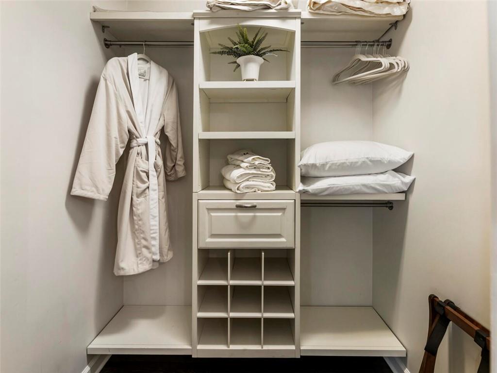 20 Pointe Terrace SE