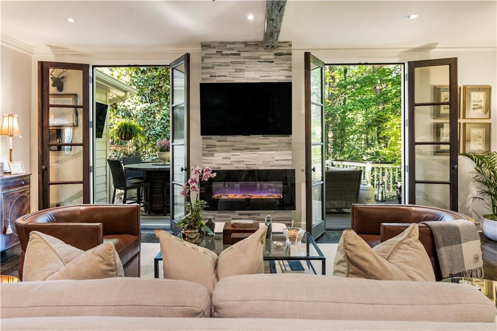 20 Pointe Terrace SE