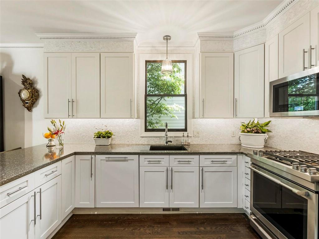 20 Pointe Terrace SE