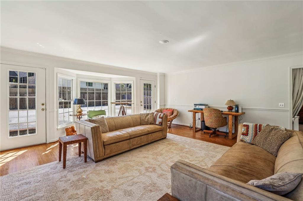 4570 N Elizabeth Lane SE