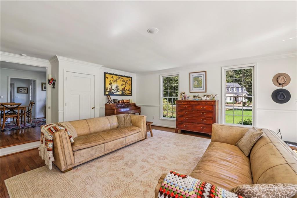 4570 N Elizabeth Lane SE