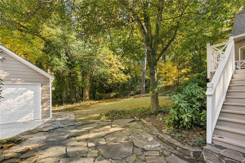 2047 Dellwood Drive NW