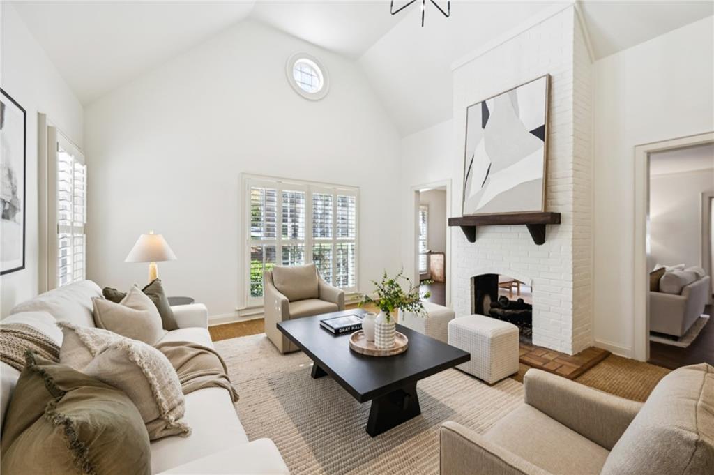 2047 Dellwood Drive NW