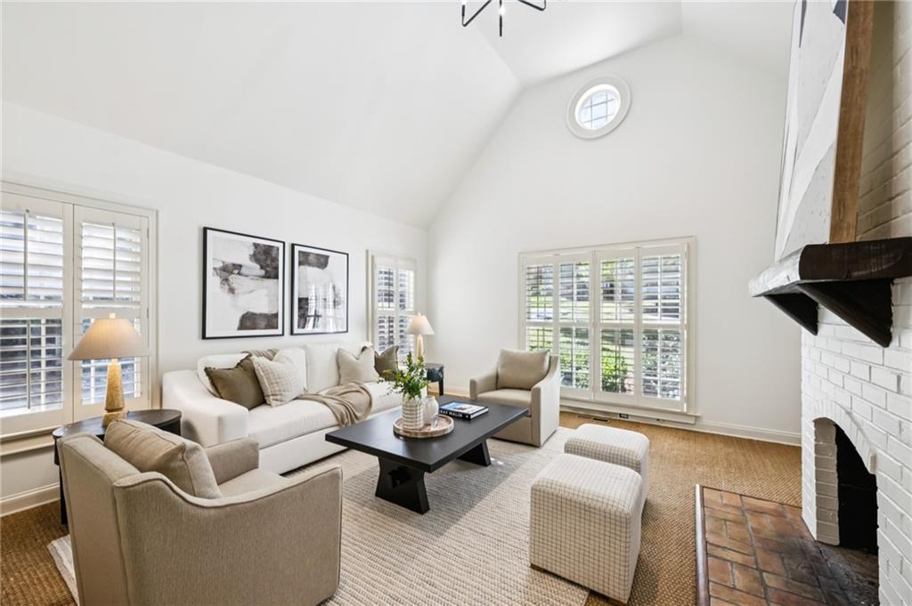 2047 Dellwood Drive NW