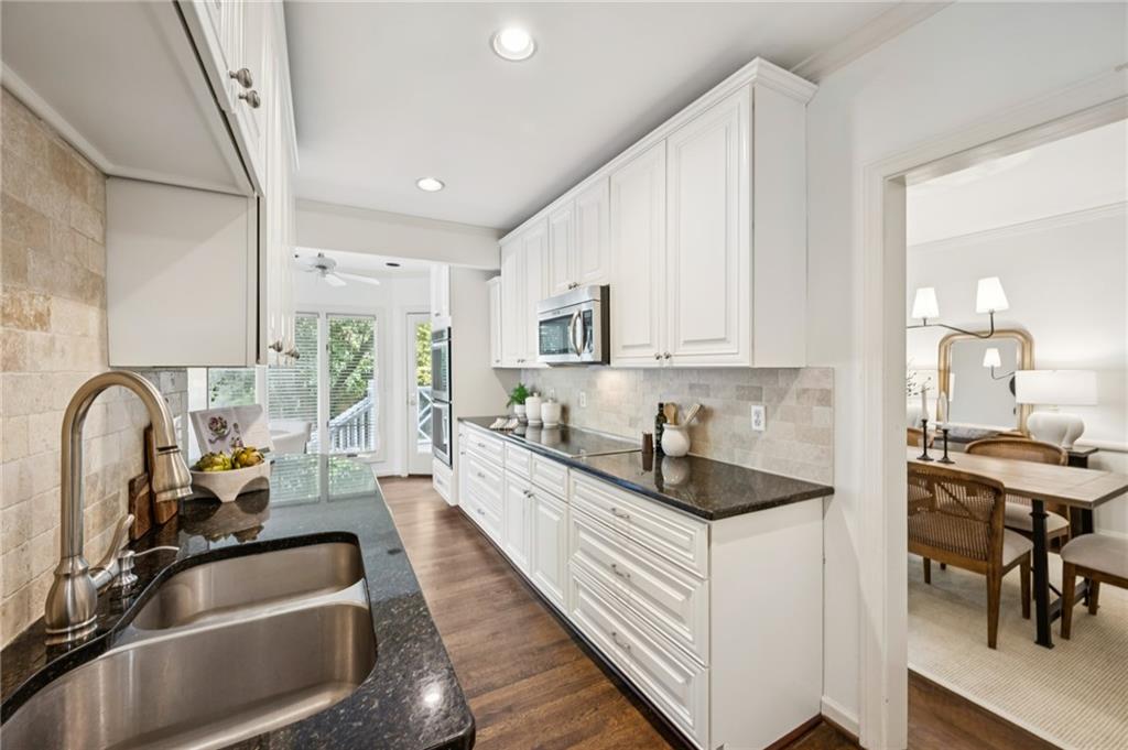 2047 Dellwood Drive NW