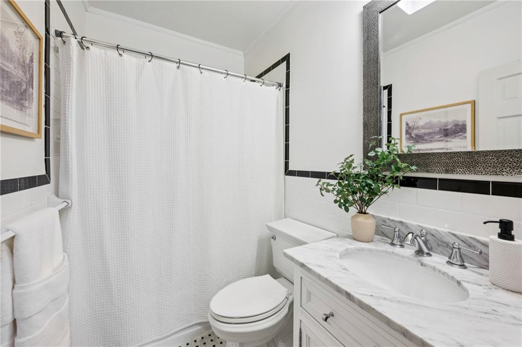 2047 Dellwood Drive NW