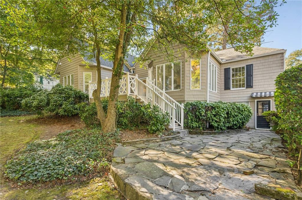 2047 Dellwood Drive NW