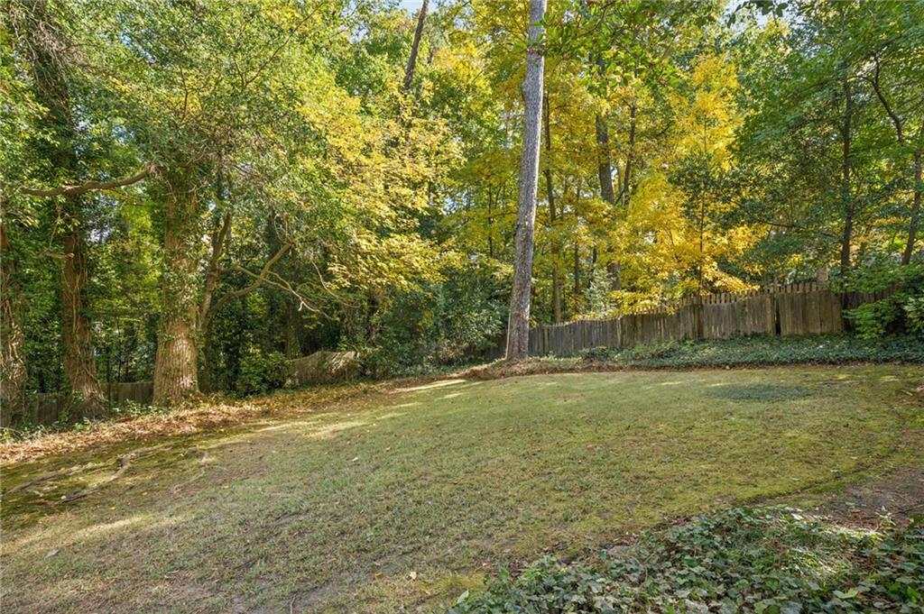 2047 Dellwood Drive NW