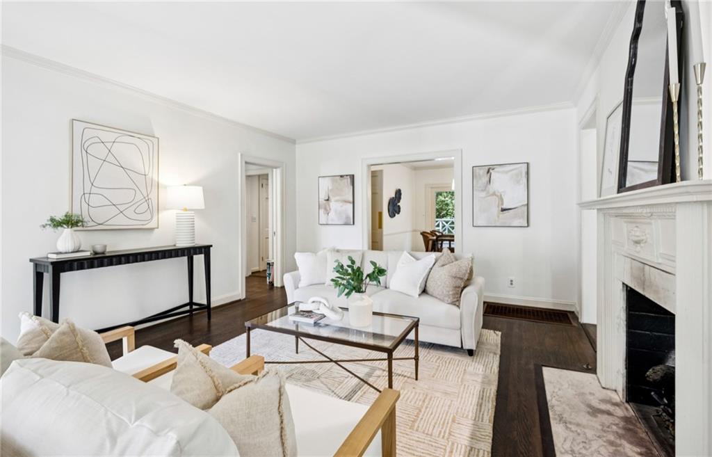 2047 Dellwood Drive NW