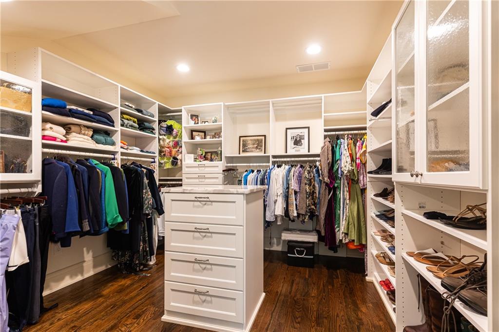 2363 Montview Drive NW