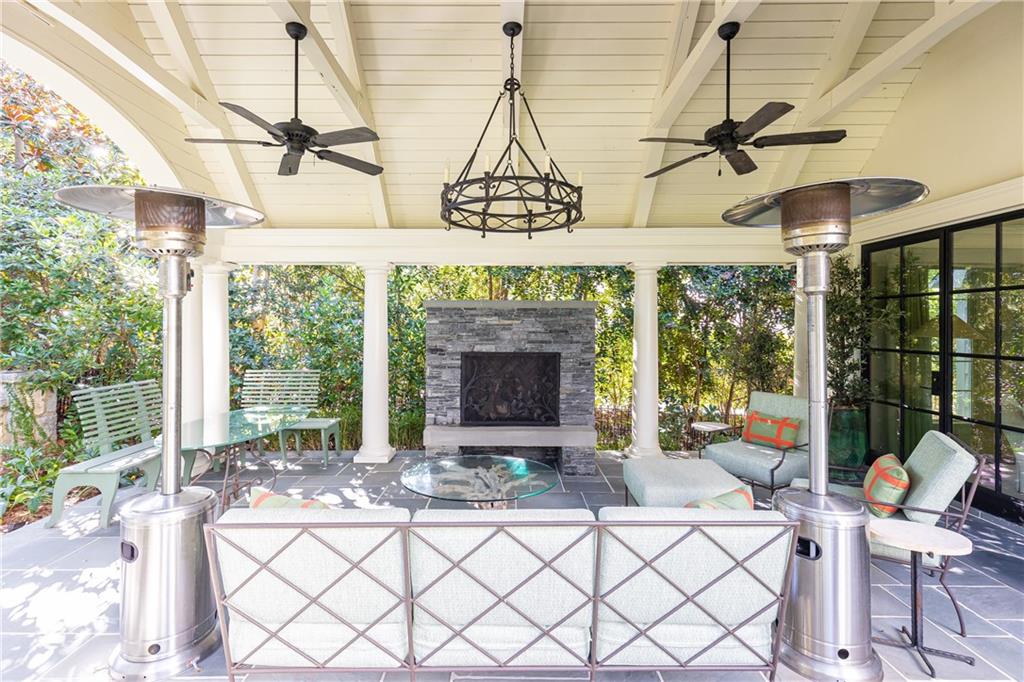 2363 Montview Drive NW