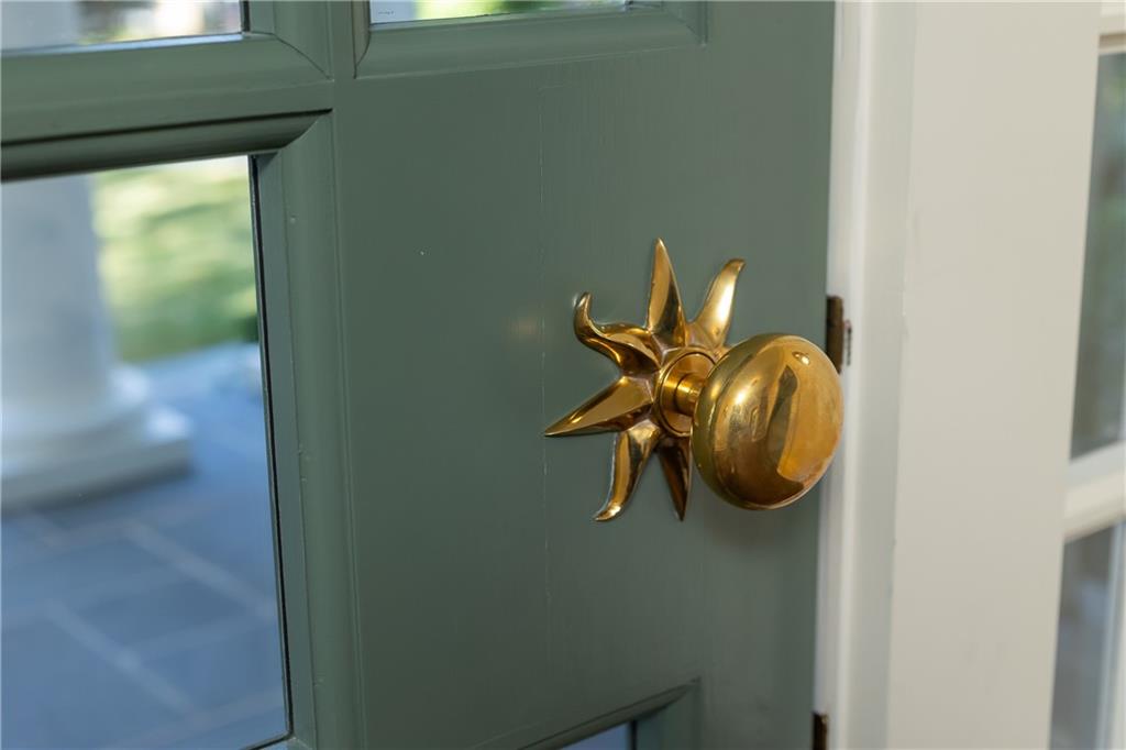 2363 Montview Drive NW