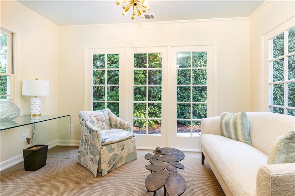 2363 Montview Drive NW