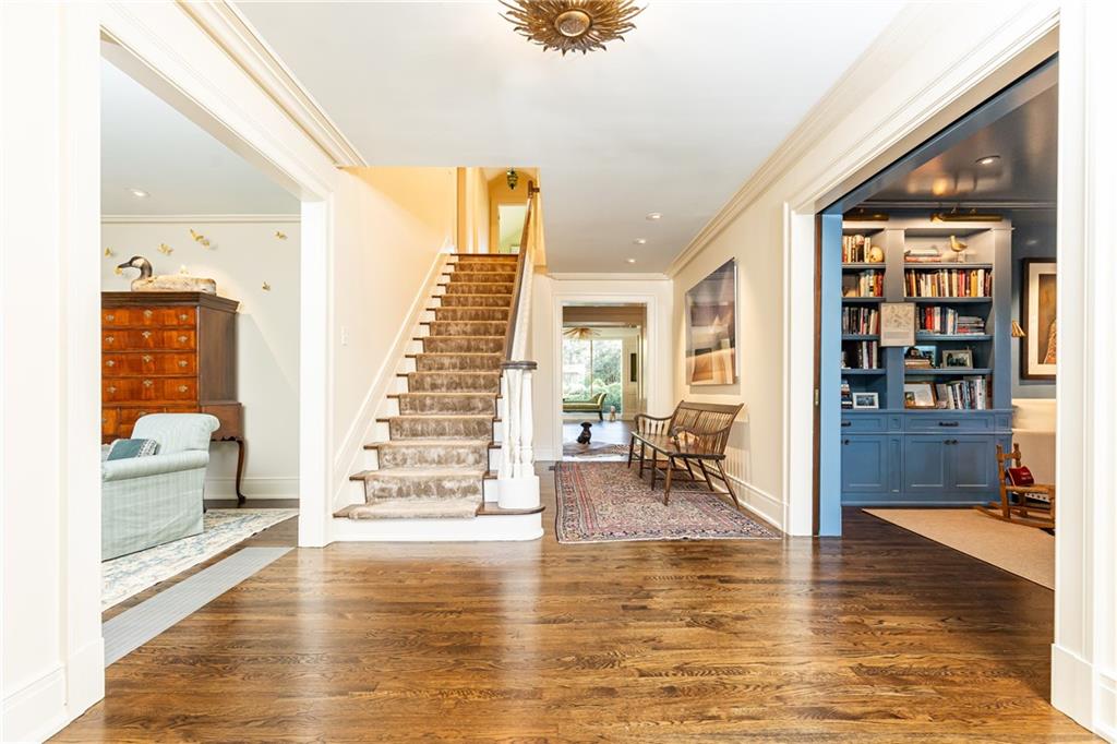 2363 Montview Drive NW