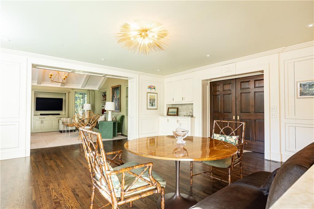 2363 Montview Drive NW